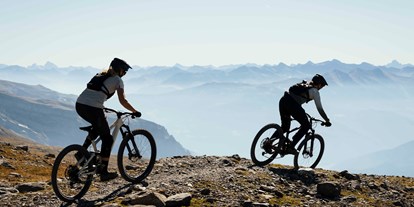 Mountainbike Urlaub - Parkplatz: kostenlos beim Hotel - Schweiz - Flem Mountain Lodge