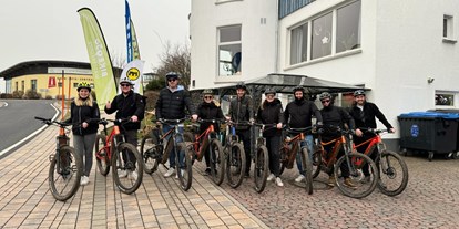 Mountainbike Urlaub - Bikeverleih beim Hotel: Zubehör - Schmeheim - Auch für große Gruppen halten wir genügen Leihräder bereit. -  Hotels & Feriendorf Wasserkuppe