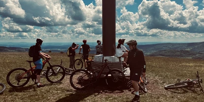 Mountainbike Urlaub - E-Bike Ladestation - Gersfeld - Geführte Touren zu den Highlights der Rhön. -  Hotels & Feriendorf Wasserkuppe