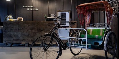 Mountainbike Urlaub - Bikeverleih beim Hotel: Zubehör - Campitello di Fassa - Rezeptions-und Eingangsbereich - Hotel Traminerhof