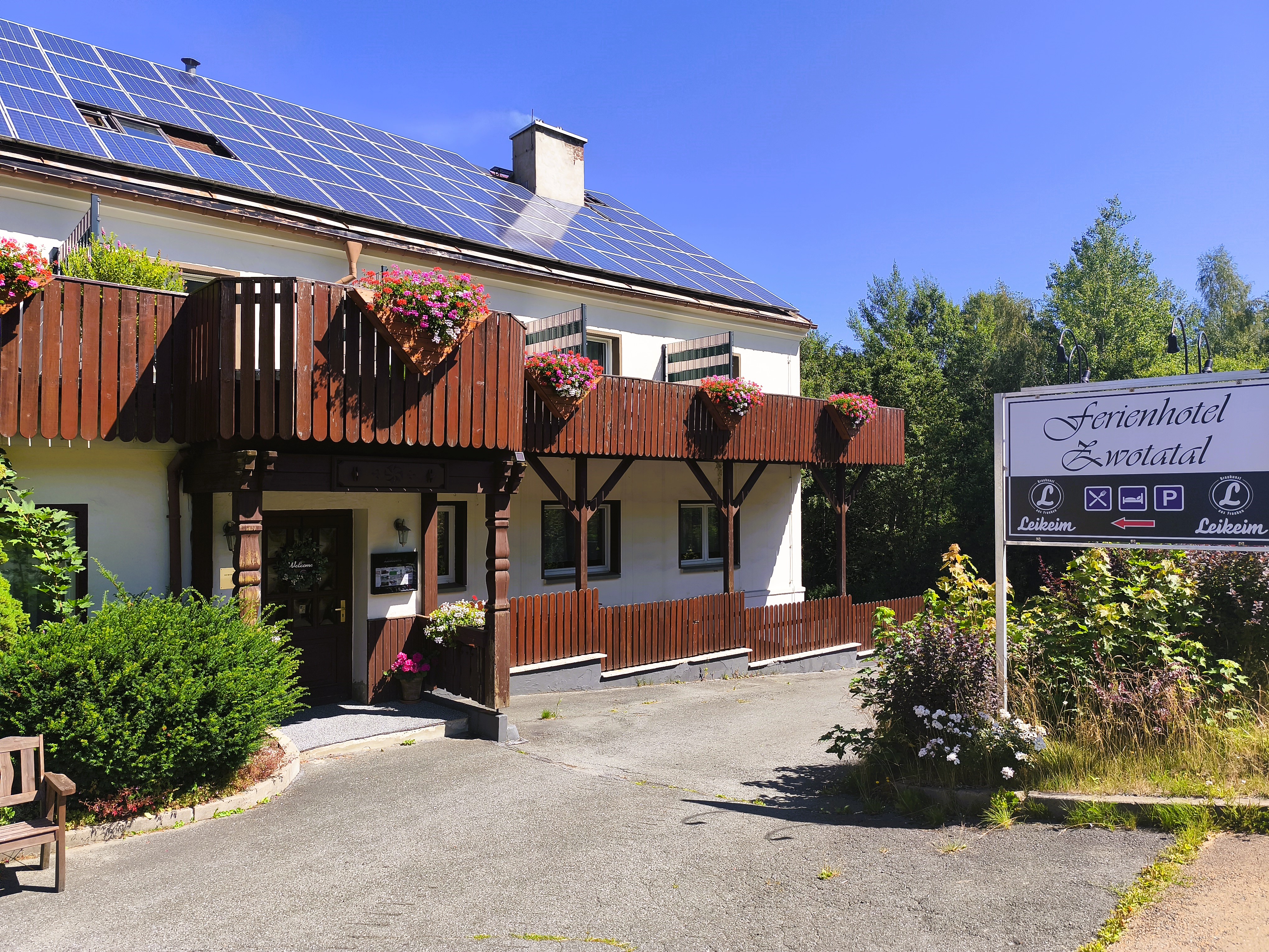 Mountainbikehotel - Unser Haus - Eingang - Ferienhotel Zwotatal