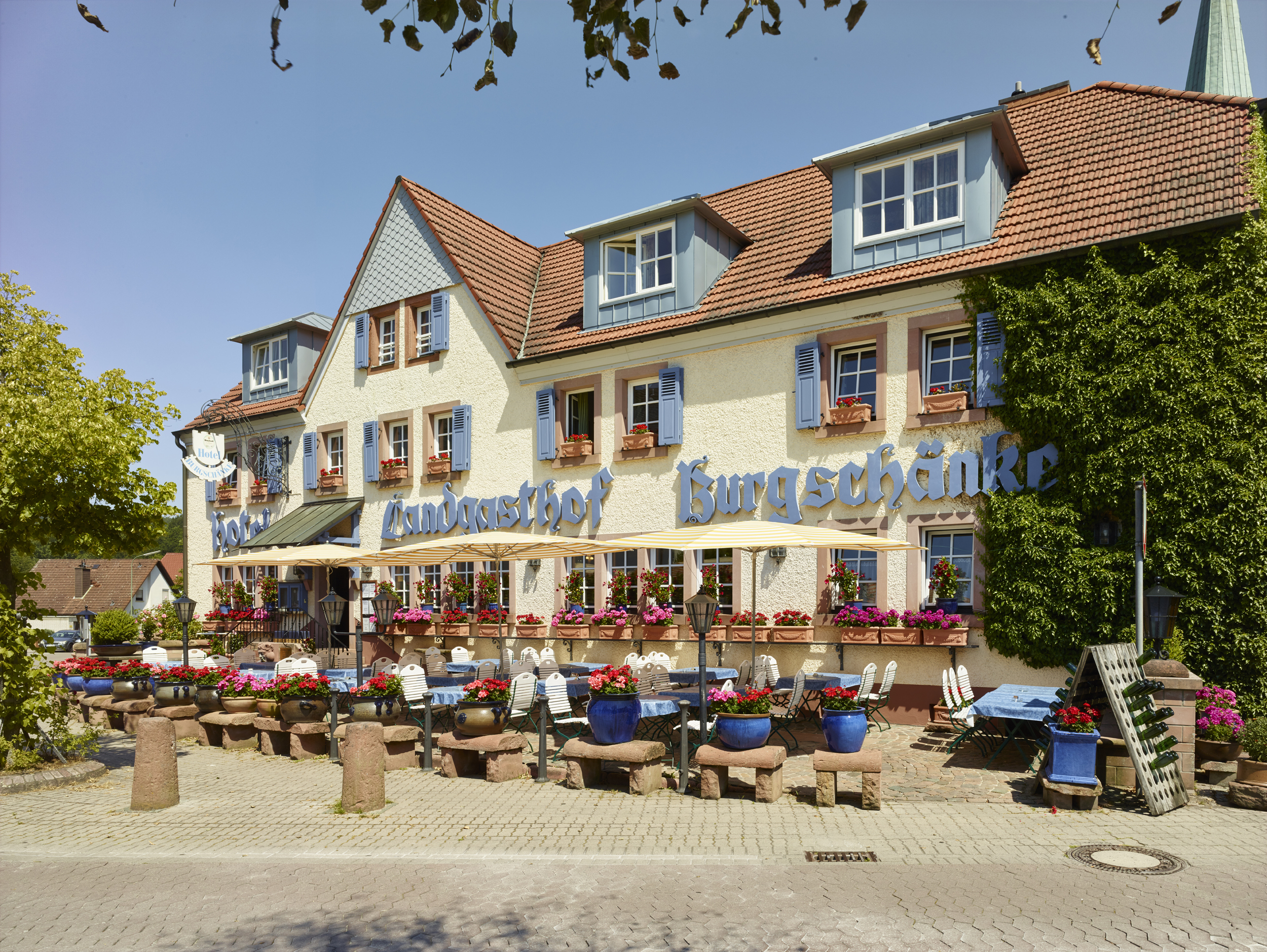 Mountainbikehotel - die Frontansicht des Hotels - Burgschänke Hotel und Restaurant