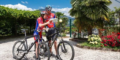 Mountainbike Urlaub - geführte MTB-Touren - Arabba, Livinallongo del Col di Lana - Kurz noch mal die Tour besprechen - Hotel Sigmundskron