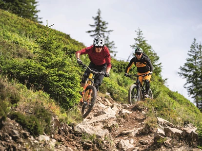 Mountainbike Urlaub - Biketransport: sonstige Transportmöglichkeiten - Zell (Kufstein) - Hotel ZWÖLFERHAUS