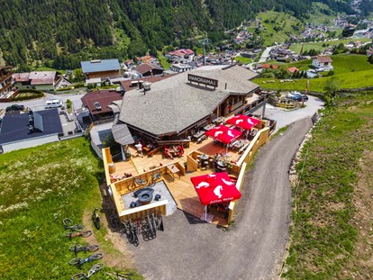 Mountainbike Urlaub - Parkplatz: kostenlos beim Hotel - Direkt am Bike Trail - Grünwald Resort Sölden