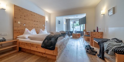 Mountainbike Urlaub - Massagen - Köfels - Viel Platz finden Sie in unseren alpin:design Zimmern und Suiten - Alpin ART & SPA Hotel Naudererhof