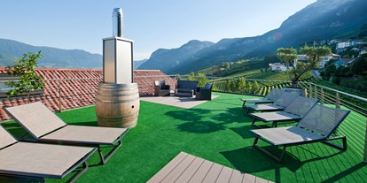 Mountainbike Urlaub - Parkplatz: kostenlos beim Hotel - Lana (Trentino-Südtirol) - Panorama-Sonnenterrasse über den Dächern von Kurtatsch - BikeHotel Terzer
