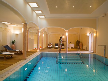 Mountainbike Urlaub - Massagen - Indoor Pool - Alpen Hotel Post