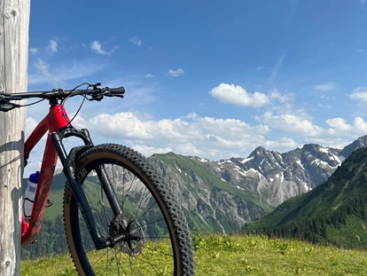 Mountainbike Urlaub - Fahrradraum: videoüberwacht - Bodnegg - Biketour auf den Lug - Alpen Hotel Post