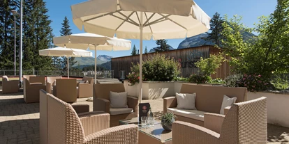 Mountainbike Urlaub - Preisniveau: gehoben - Davos Wiesen - Terrasse Sunstar Hotel Arosa - Sunstar Hotel Arosa