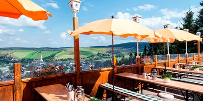 Mountainbike Urlaub - Verpflegung: Frühstück - Deutschland - Berghütte "Pistenblick" im Sommer - AHORN Hotel Am Fichtelberg 