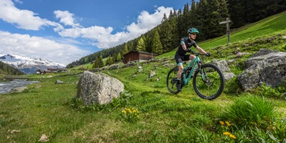 Mountainbike Urlaub - organisierter Transport zu Touren - Davos Wiesen - AlpenGold Hotel Davos