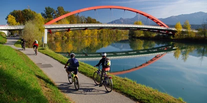 Mountainbike Urlaub - Bikeparks - Wullroß - Alpe Adria und Drauradweg geht direkt beim Hotel vorbei, die auch ein guter Startpunkt für die Touren sind. Erlebnis in der Stadt, aber dann zum Biken in die Berge, das ist in der Region Villach mit den Nachbarländern Slowenien und Italien möglich.  - Hotel Mosser