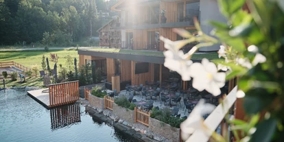 Mountainbike Urlaub - Sauna - Ginau - Außen Ansicht Hotel  MorgenZeit,  Pool Seite - MorgenZeit - Natürlich. Bed & Brunch