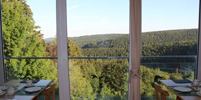 Mountainbike Urlaub - Hotel-Schwerpunkt: Mountainbike & Sightseeing - Schmallenberg - Aussicht beim frühstücken! - Landhotel Fernsicht***