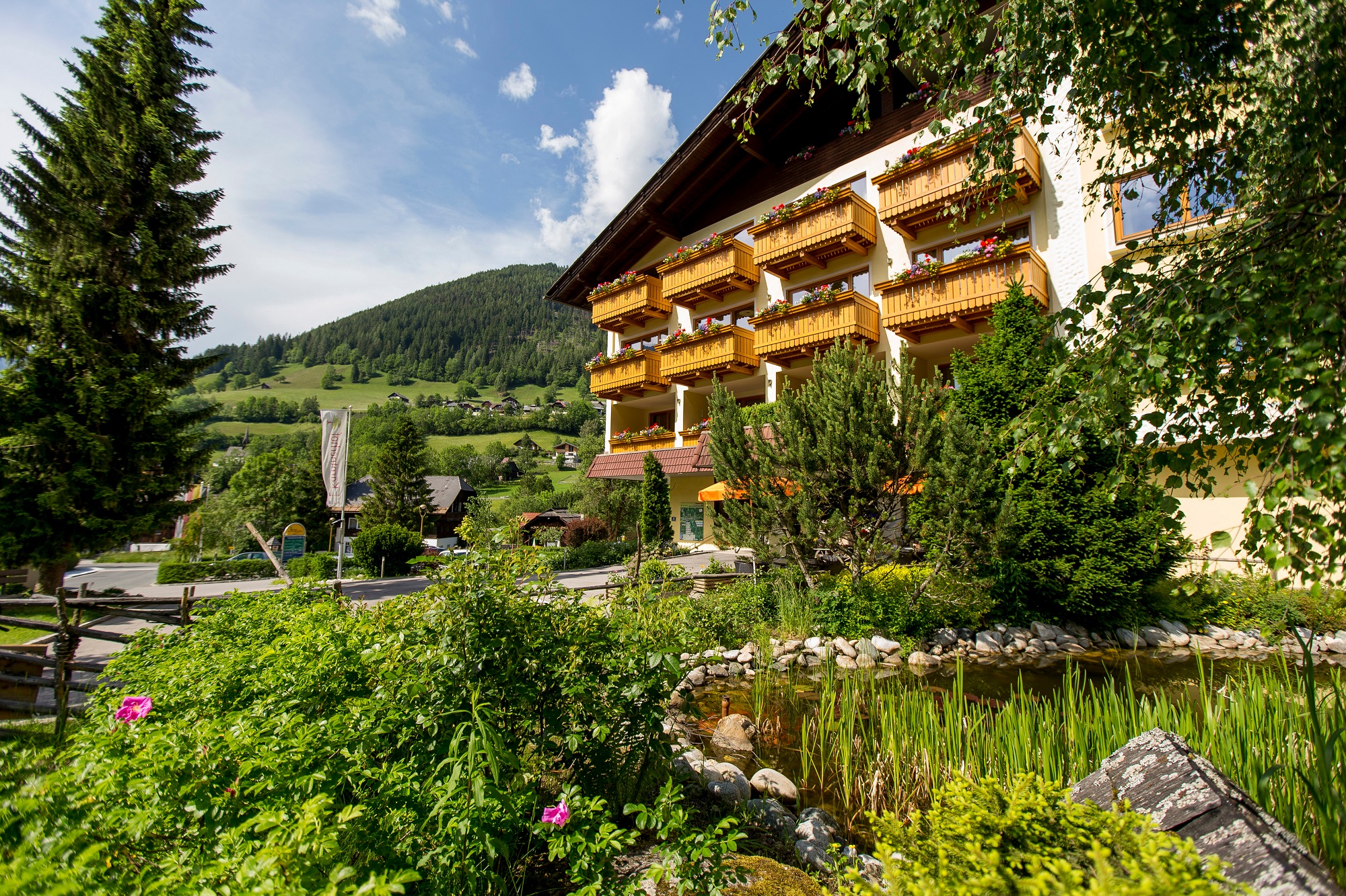 Mountainbike Urlaub: Kärntnerhof Hausansicht Sommer - Family & Sporthotel Kärntnerhof****