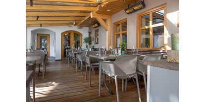 Mountainbike Urlaub - Preisniveau: günstig - Grinzens - Restaurant-Terrasse zum Innenhof - La Pasta Hotel Restaurant