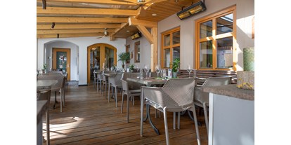 Mountainbike Urlaub - Preisniveau: günstig - Hopfgarten-Markt - Restaurant-Terrasse zum Innenhof - La Pasta Hotel Restaurant