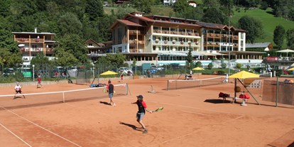 Mountainbike Urlaub - Umgebungsschwerpunkt: See - Faak am See - Tenniscourts beim Brennseehof - Familien Sporthotel Brennseehof