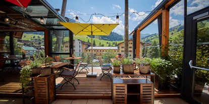 Mountainbike Urlaub - Klassifizierung: 3 Sterne - Wald (Wald im Pinzgau) - Sonnenterrasse - THOMSN - Alpine Rock Hotel