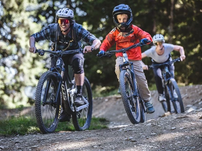 Mountainbike Urlaub - geprüfter MTB-Guide - Zell (Kufstein) - Mountainbike - THOMSN Central Hotel & Appartements