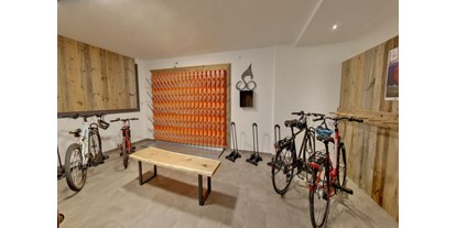 Mountainbike Urlaub - Die Räder und Mountainbikes finden Platz im absperrbaren Radraum - Hotel Stegerbräu Radstadt im Pongau