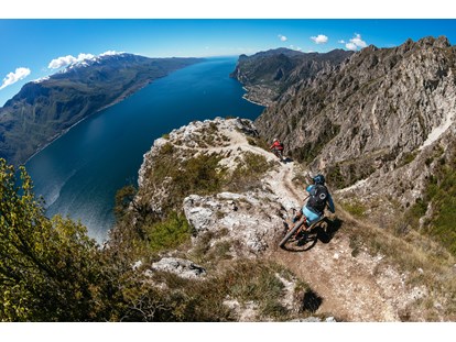 Mountainbike Urlaub - Fahrradraum: videoüberwacht - Punta Larici - MTB Tour  - Hotel Santoni Freelosophy