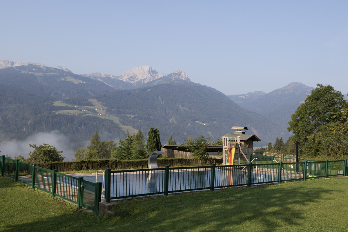 Mountainbikehotel: nawu_apartments_Garten_Außenpool - nawu apartments**** & Restaurant, die neue Leichtigkeit des Urlaubs