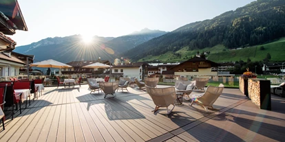 Mountainbike Urlaub - Hotel-Schwerpunkt: Mountainbike & Wandern - Sommerterrasse - Activehotel Bergkönig