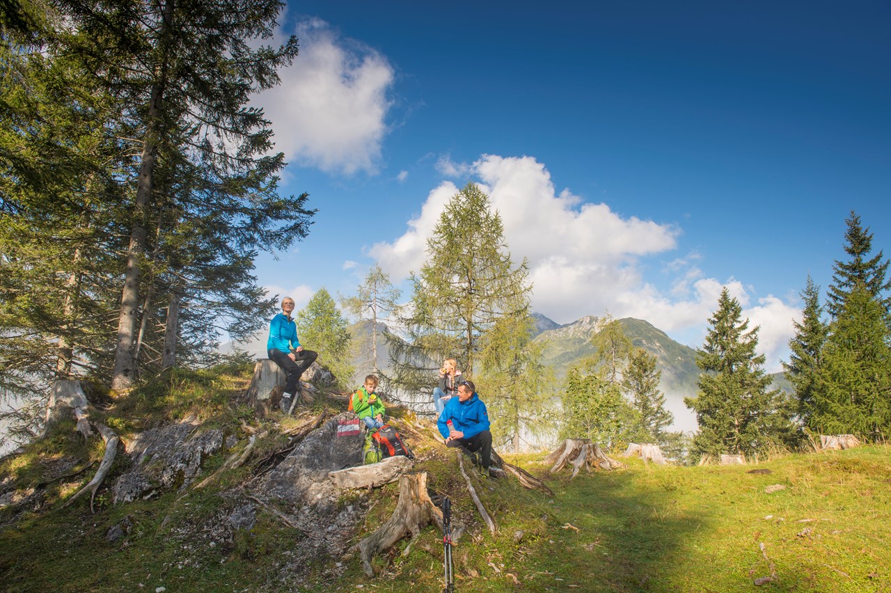 Hotel Zum Jungen Römer Trail Übersicht Hofalmen mit Almsee Filzmoos