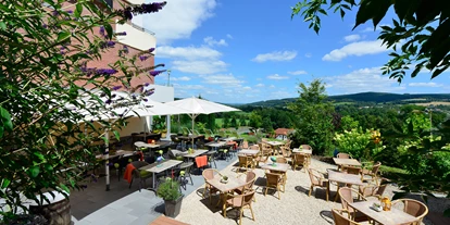 Mountainbike Urlaub - Parkplatz: kostenlos beim Hotel - Hessen Süd - Lounge -Terrasse Ed+Ed - Landhotel Betz ***S - Ihr MTB-Hotel-
