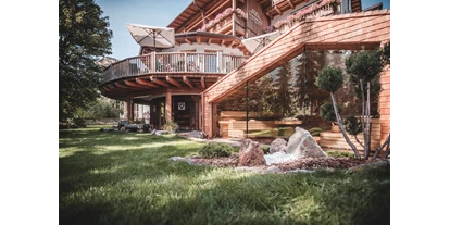 Mountainbike Urlaub - Umgebungsschwerpunkt: See - Panoramasaune im Wellnessgarten - Bikehotel Alpenblick