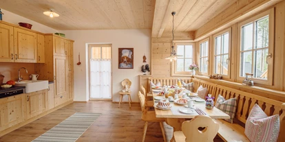 Mountainbike Urlaub - Umgebungsschwerpunkt: See - Wohnküche im Haus Salzkammergut - Narzissendorf Zloam - Grundlsee