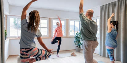 Mountainbike Urlaub - Umgebungsschwerpunkt: See - Yoga in der Panoramaveranda im Narzissendorf Zloam - Narzissendorf Zloam - Grundlsee