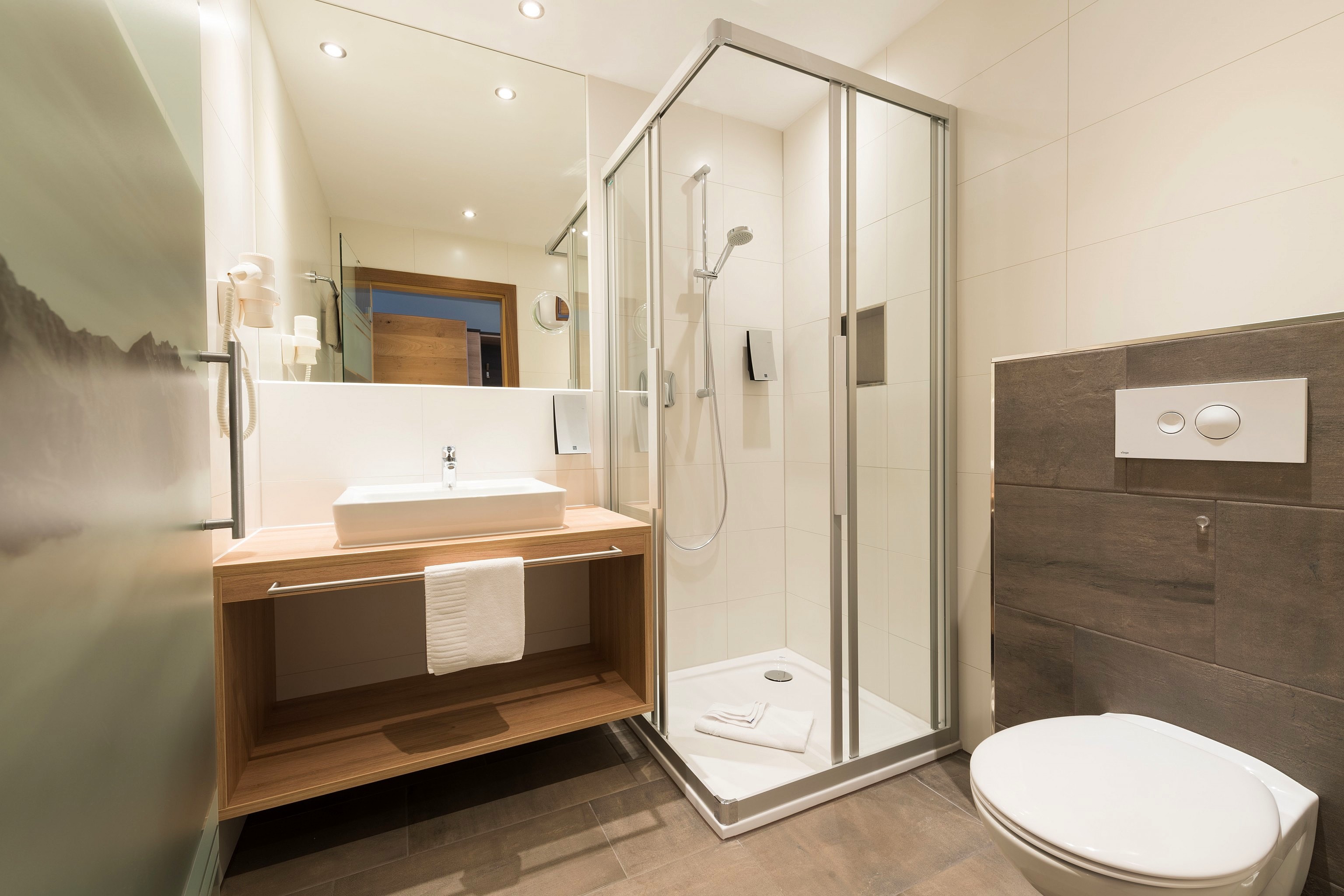 Mountainbikehotel: Badezimmer Einzelzimmer Jamspitze - Alpinhotel Monte