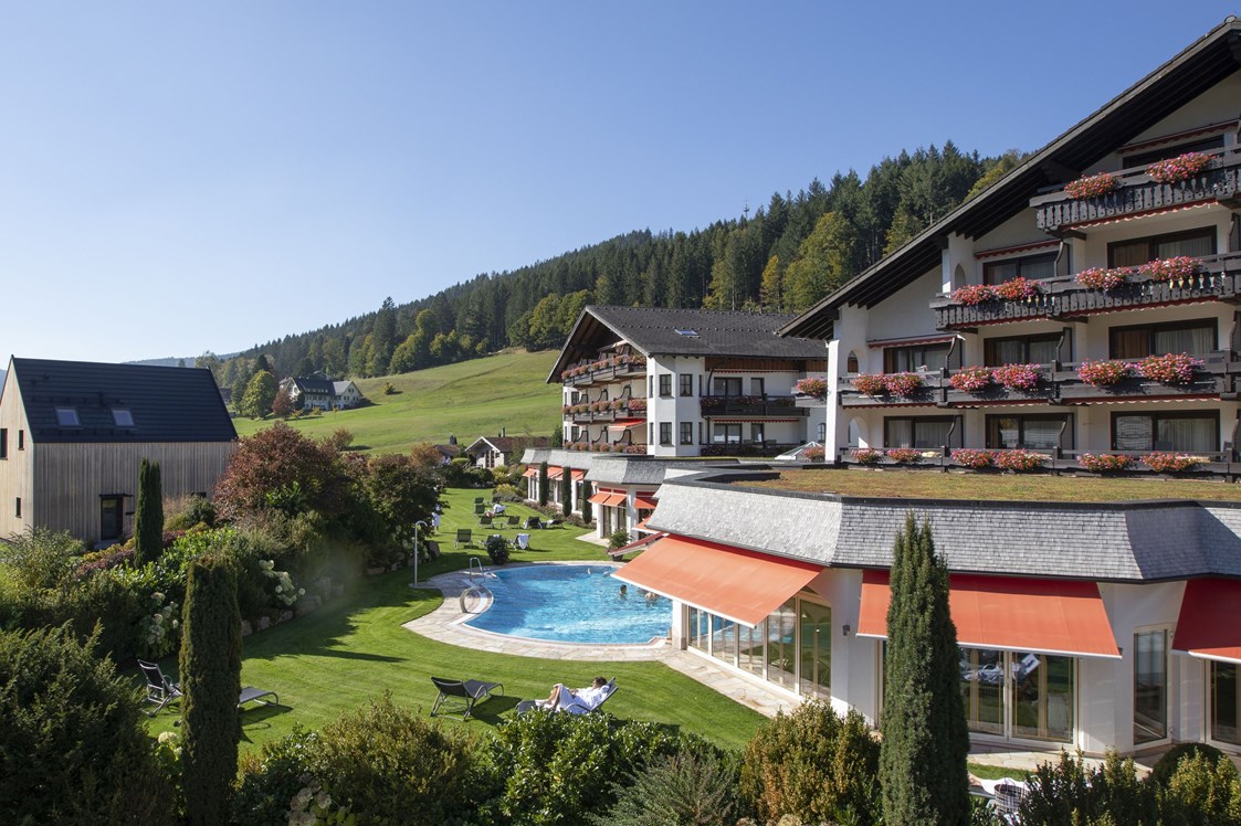 Mountainbikehotel: Hotel Engel Obertal Wellnesshotel Schwarzwald Outdoorpool Meerwasser - Hotel Engel Obertal