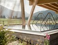 Mountainbikehotel: Japanisches Onsen-Becken auf dem Rooftop des Mountain Spring Spa - HUBERTUS Mountain Refugio Allgäu