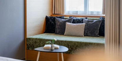 Mountainbike Urlaub - Ellmau - Sitzecke Zimmer Bergblick - Ritzenhof – Hotel und Spa am See