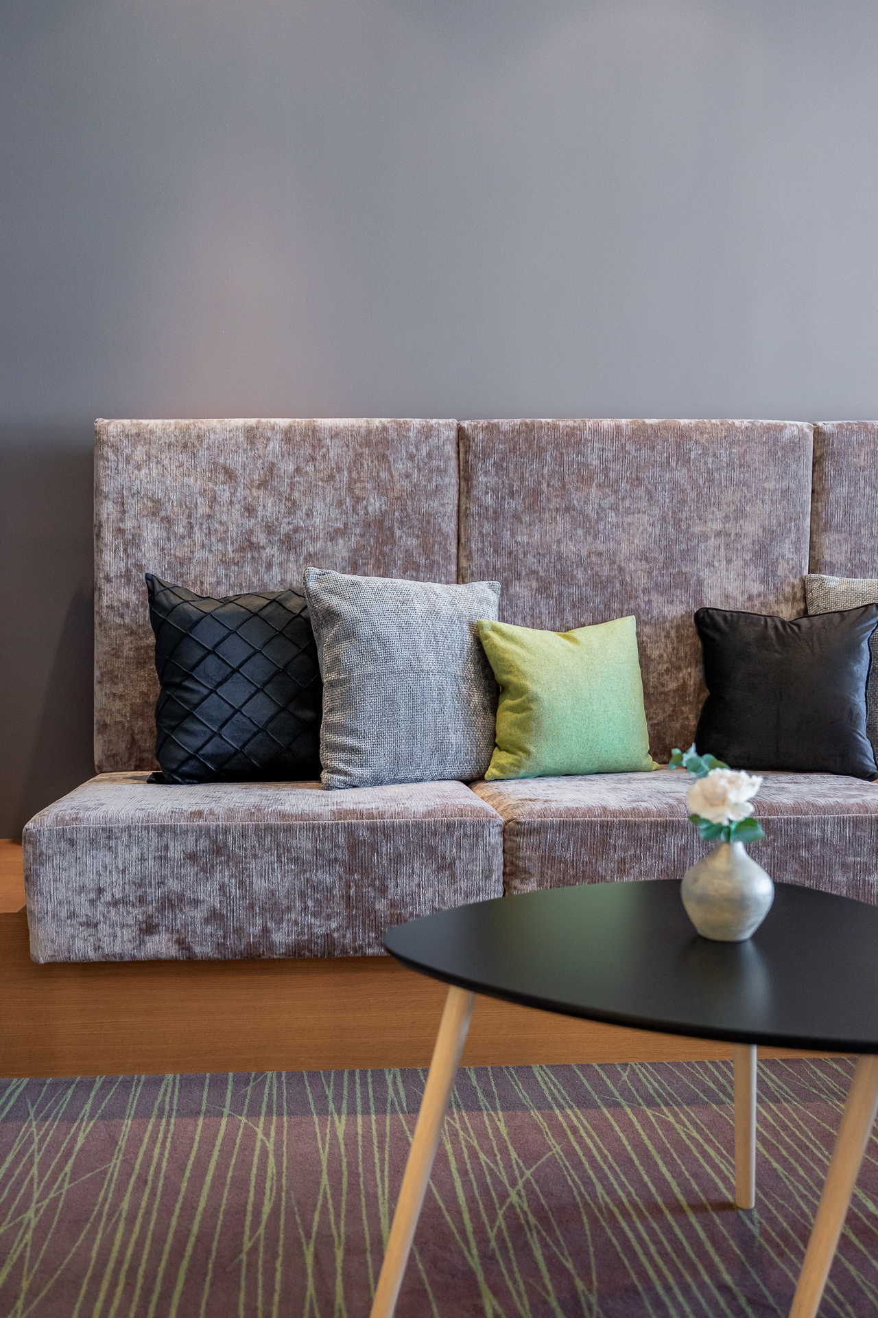 Mountainbikehotel: Sitzlounge im Zimmer Seeblick - Ritzenhof – Hotel und Spa am See