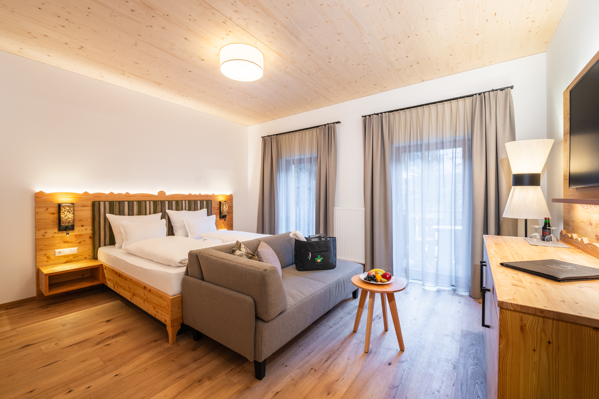 Hotel GUT Trattlerhof & Chalets****S Zimmerkategorien Deluxe Gutshofzimmer (NEU)