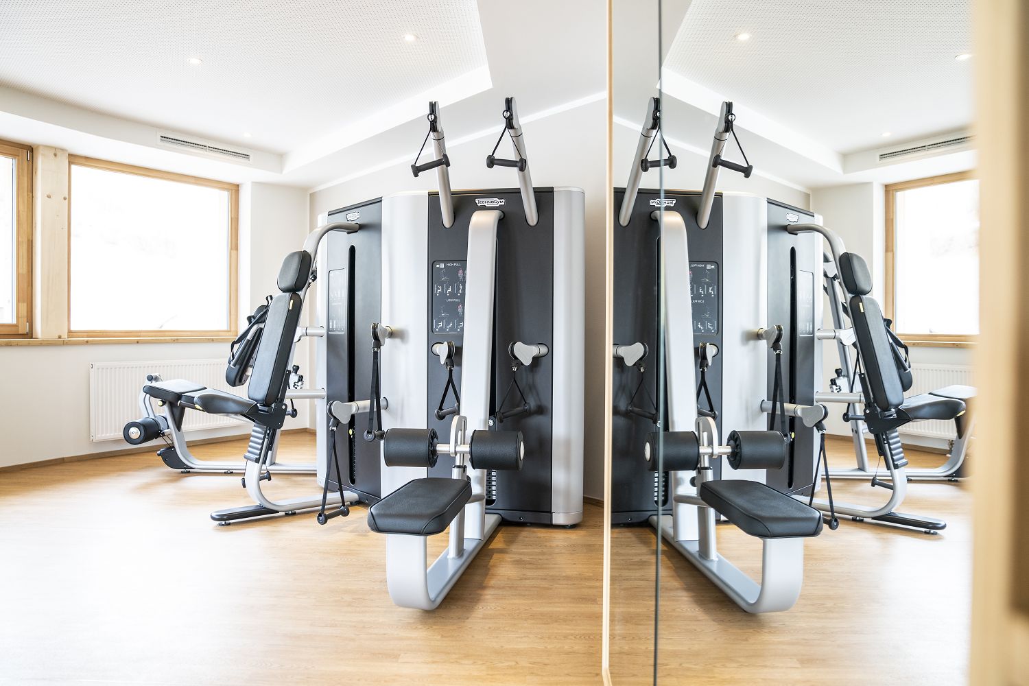 Mountainbikehotel: Panorama-Fitnessraum - Hotel GUT Trattlerhof & Chalets****S