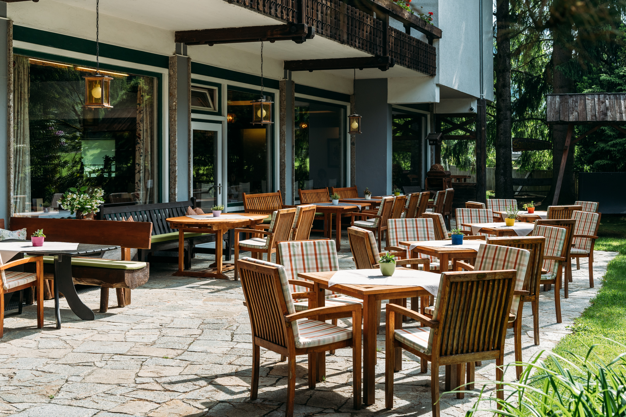 Mountainbikehotel: Terrasse - Hotel GUT Trattlerhof & Chalets****S