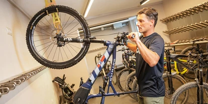 Mountainbike Urlaub - Hotel-Schwerpunkt: Mountainbike & Wandern - Videoüberwachter Bikeraum - Rosentalerhof Hotel & Appartements