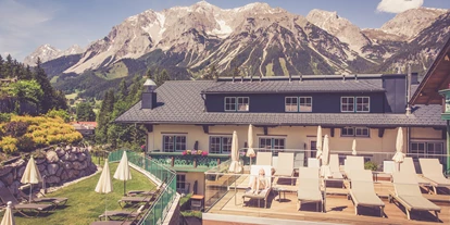 Mountainbike Urlaub - PLZ 8982 (Österreich) - Als feines, kleines Wellnesshotel in der Schladming Dachstein Region, wollen wir unseren Gäste vor allem eines bieten: unendlichen Spa-Genuss in allen Belangen!.
 
    Neue, großzügige Ruheraum „Himmelreich“ mit herrlich bequemen Day Beds 
    Sky-Sonnenterrasse
    Panoramabrücke mit direkten Zugang zum Infinity Pool
Mit dieser Erweiterung unseres Wellnessangebotes ist es Ihnen  möglich direkt von ihren Zimmer im Haupthaus  zum Infinity Pool, den Ruheraum Himmelreich und über den Panoramalift direkt in den Wellnessbereich zu gelangen.
 - Hotel Annelies