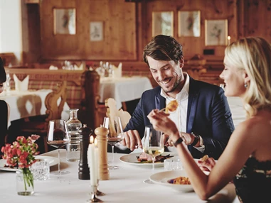 Mountainbikehotel: Restaurant - Burg Hotel Oberlech