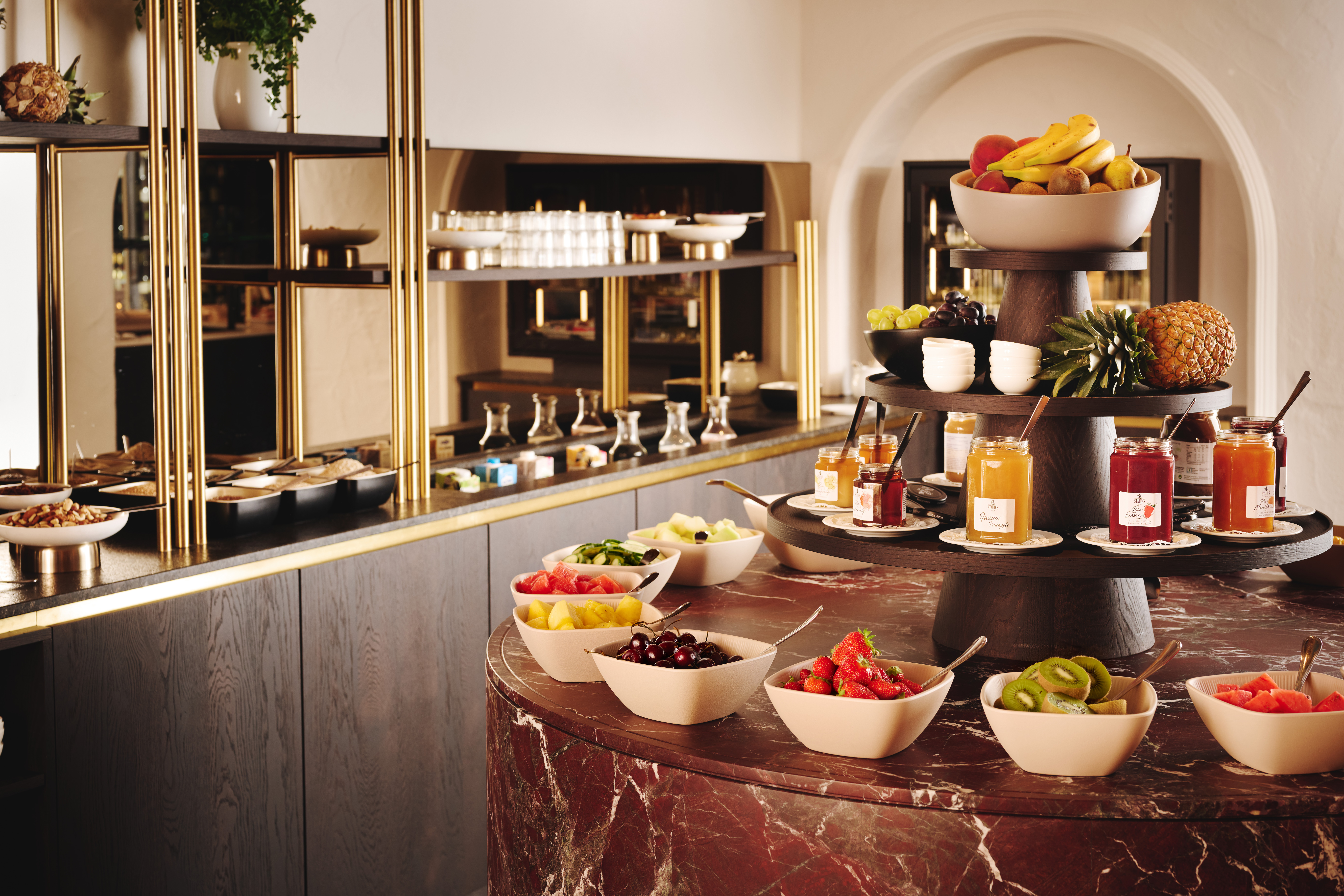 Mountainbikehotel: Frühstücksbuffet im Burg Hotel  - Burg Hotel Oberlech