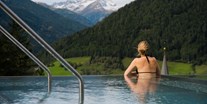 Mountainbike Urlaub - Klassifizierung: 3 Sterne - Tirol - Goldried Spa & Wellness

Ein Spa & Wellness-Erlebnis abseits des üblichen - Willkommen in den Alpen, hoch erhoben, über 1000 Meter über dem Meeresspiegel. Im Hotel Goldried vereinen wir herrliche Ausblicke mit einem hochmodernen Spa & Wellness -Bereich, der neben belebenden Behandlungen vier verschiedene Arten von Sauna, ein Freibad und Ruheräume bietet. - Hotel Goldried
