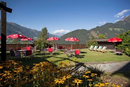 Mountainbikehotel: Piaobar Terasse mit Panorama Nationalpark Hohe Tauern - Hotel Goldried