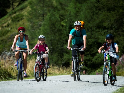 Mountainbike Urlaub - Niederdorf (Trentino-Südtirol) - Familien Radfahren - Innergschlöß - Hotel Goldried