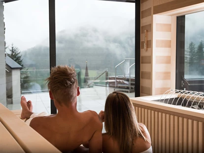 Mountainbike Urlaub - Niederdorf (Trentino-Südtirol) - Finnische Sauna
Saunieren in den Alpen ist beinahe ein Muss! Im Hotel Goldried bieten vier verschiedene Saunaerlebnisse an, sodass Sie die passende Variante zur Auswahl haben. - Hotel Goldried